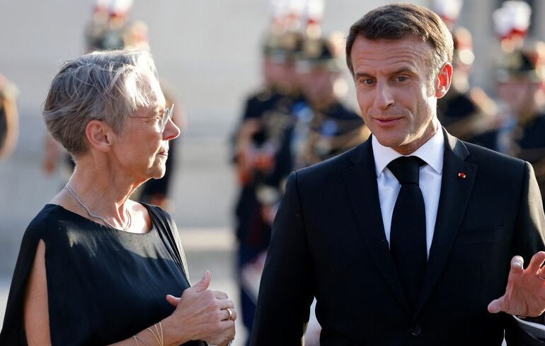 "On a fait bouger les choses, des retraites au marché du travail. On a pris des grandes mesures sur l’emploi, l’énergie ou la transition écologique. On a porté de grandes réformes", s'est auto-félicité Emmanuel Macron lors du dernier dîner du gouvernement "Borne 1", ce mardi 18 juillet, à l'Elysée.