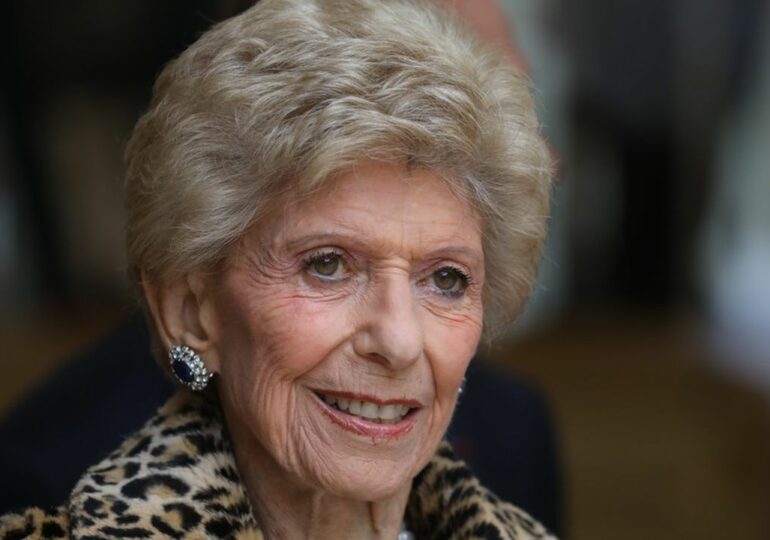 Hélène Carrère d'Encausse, historienne et "Immortelle", est décédée ce samedi 05 août 2023, à Paris, à l'âge de 94 ans. Grande spécialiste de la Russie, première femme élue "Secrétaire perpétuel de l'Académie Française", fonction qu'elle occupait depuis 1999.