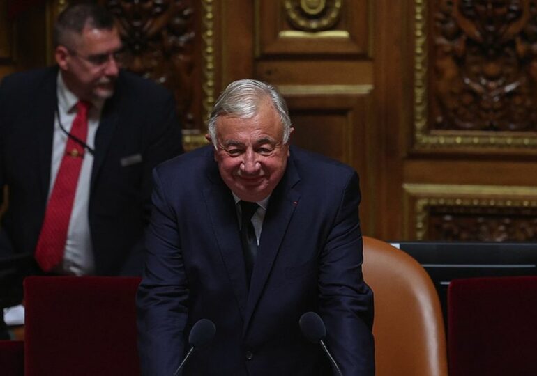 "Le président sortant du Sénat, Gérard Larcher, est réélu pour un cinquième mandat avec 218 voix sur 348. Le socialiste, Patrick Kanner remporte 64 voix, la communiste Céline Cukierman 20 voix et l’écologiste Guillaume Gontard, 18 voix”, annonce le président d’âge