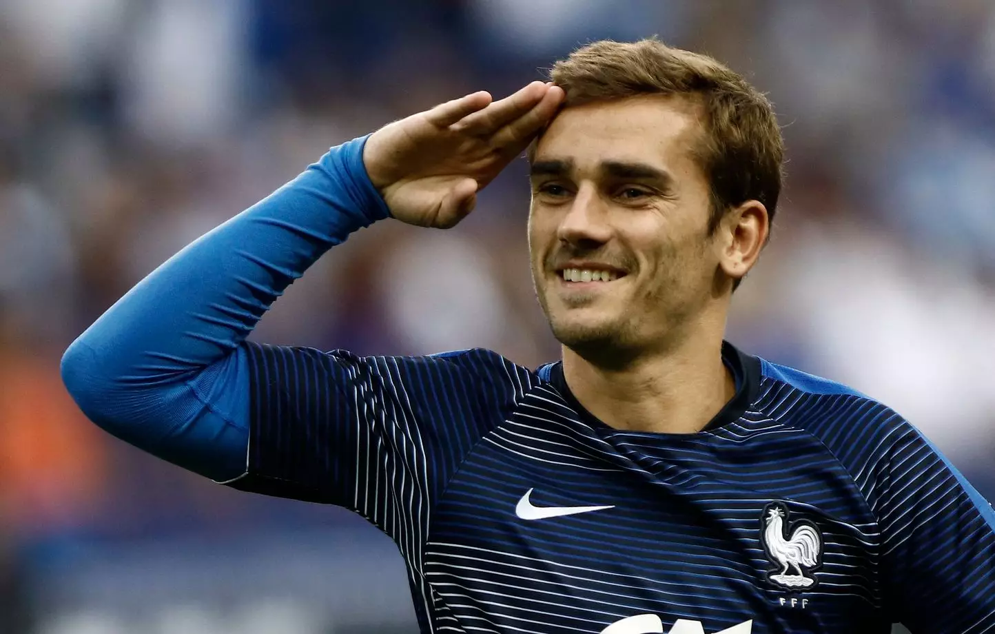 « C’est avec le cœur plein de souvenirs que je clos ce chapitre de ma vie. Merci pour cette magnifique aventure tricolore et à bientôt » – Antoine Griezmann alors qu&rsquo;il annonçait la fin de sa carrière parmi les Bleus. 