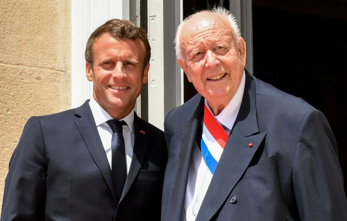 Le président de la République a rendu hommage sur X à Jean-Claude Gaudin, ancien maire de Marseille, décédé ce lundi 20 mai ainsi : » Cet enfant de Mazargues qui s’était hissé aux plus hauts postes de la République « 