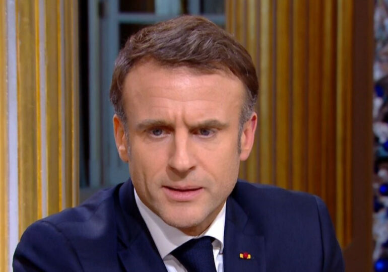 "Honnêtement", la caution demandée aux étudiants étrangers, "ce n'est pas une bonne idée", a expliqué le chef de l'État lors de son intervention sur France 5 hier soir. "Je vous le dis en toute sincérité, parce que je pense qu'on a besoin de continuer à attirer des talents et des étudiants du monde entier", a-t-il expliqué.