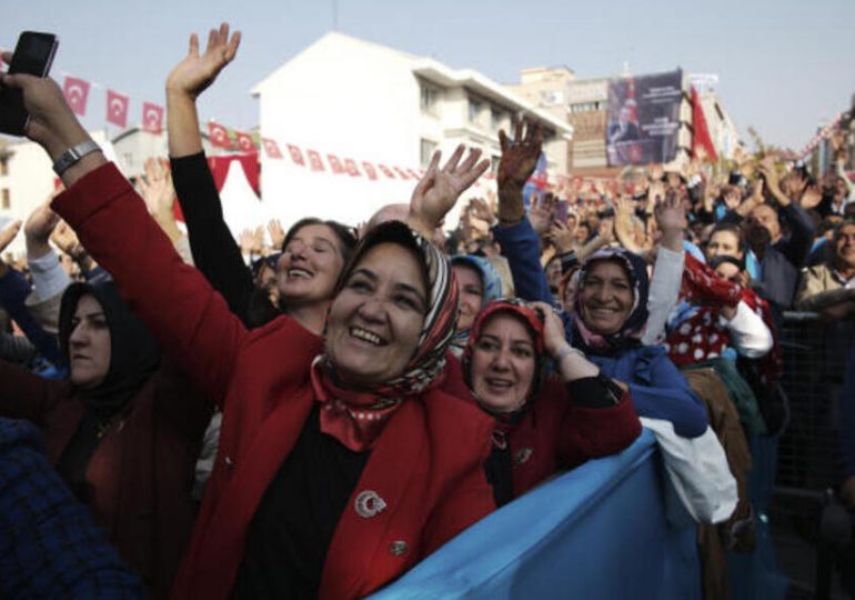 Turquie : Vers un référendum sur le port du voile ?