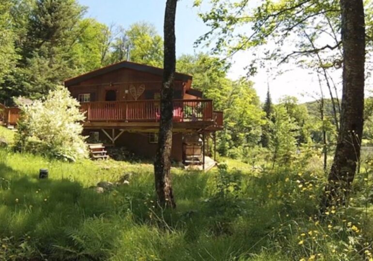 L’invite au chalet : Mythe, nature et amitié au Québec