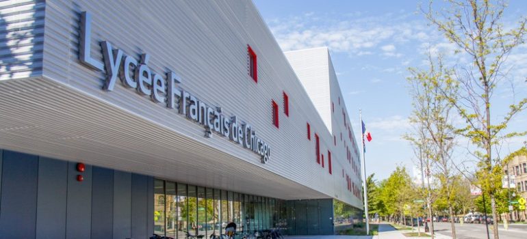 Lycées français de l’étranger : le salut via des fondations privées ?