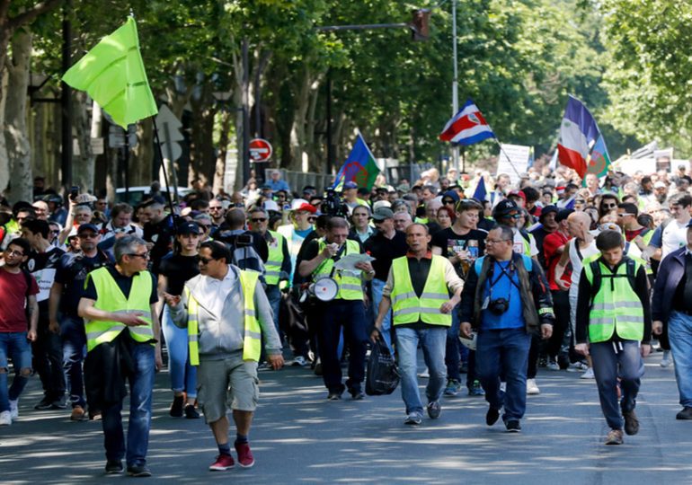 Quelques gilets jaunes continuent de manifester.. Pause estivale ou fin du mouvement ?