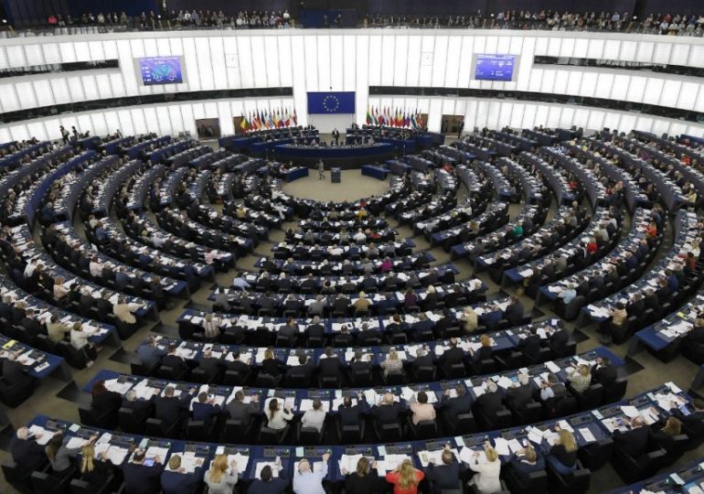 PPE et socialistes conservent leurs positions au Parlement européen