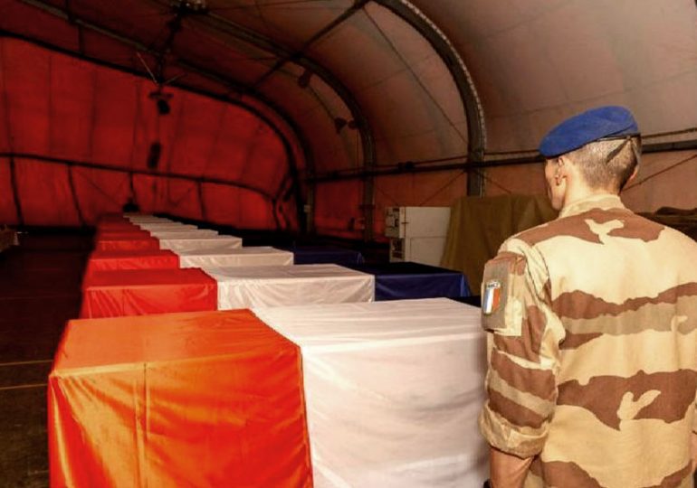 Hommage national aux 13 militaires tués au Mali