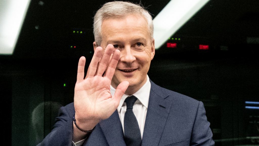 « J&rsquo;invite tous les salariés dont les entreprises sont encore ouvertes, dont les activités sont indispensables au bon fonctionnement du pays, à se rendre sur leur lieu de travail »