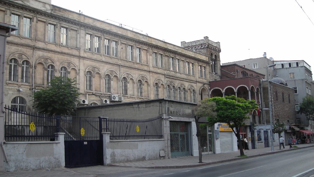 Tensions sur l&rsquo;apprentissage du Turc en France et conséquences sur les lycées français en Turquie.