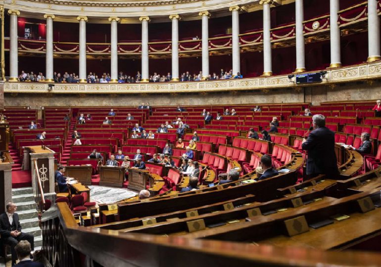 Le "congé après le décès d'un enfant" fait tanguer la majorité