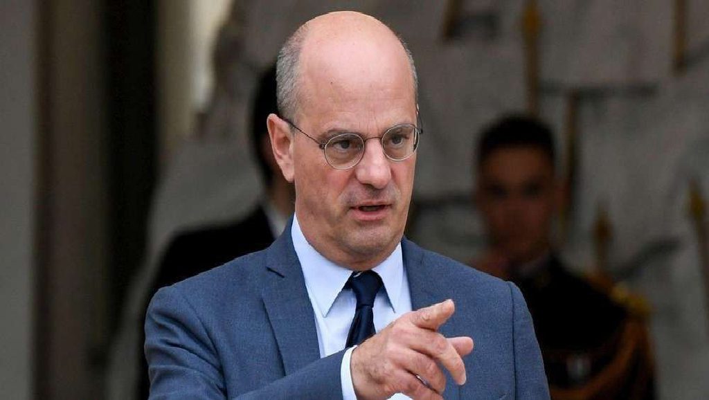 « Si nous devions passer au stade 3 ce qui va sans doute arriver dans un futur proche, alors la logique ne serait plus justement de fermer dans des territoires ainsi circonscrits mais d&rsquo;avoir vraiment une règle générale pour l&rsquo;ensemble de la France » – Jean-Michel Blanquer – Ministre de l&rsquo;Education Nationale