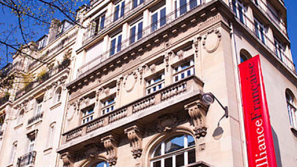 Sauvons les Alliances Françaises du Covid-19 !