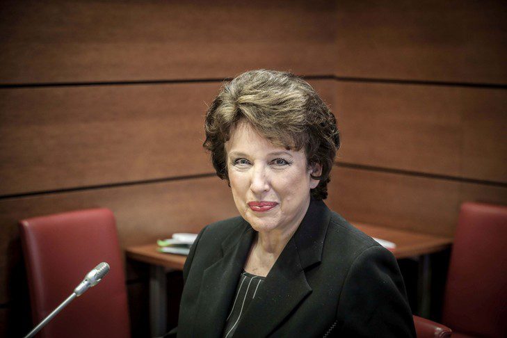 Le monde du spectacle est extrêmement divisé dans cette affaire, et en particulier le monde du cinéma, le monde du théâtre, de l'opéra et des concerts", a déclaré, Roselyne Bachelot, Ministre de la Culture