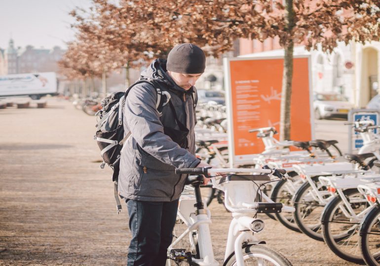 Marché du carbone, aviation: l’UE précise ses pistes pour réduire les émissions de CO2