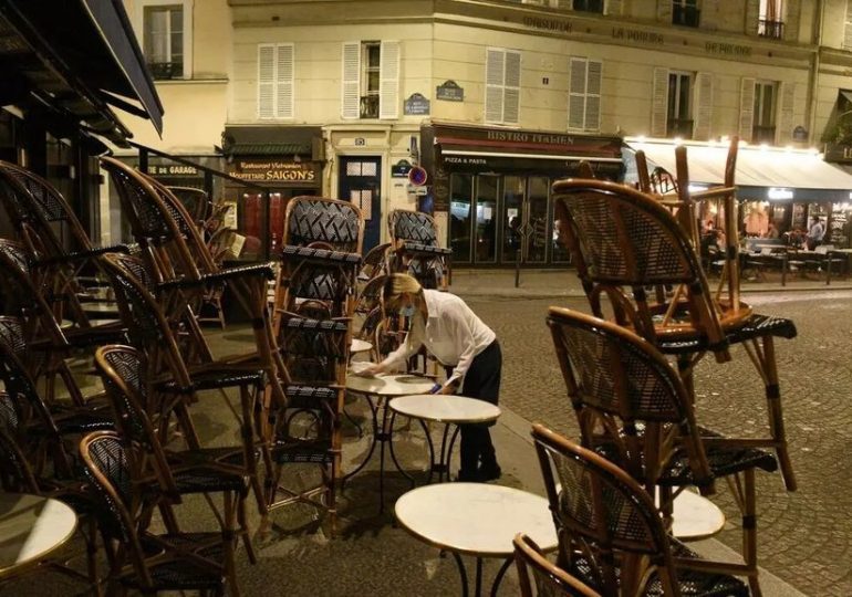 Un couvre-feu à 18h dans 15 départements