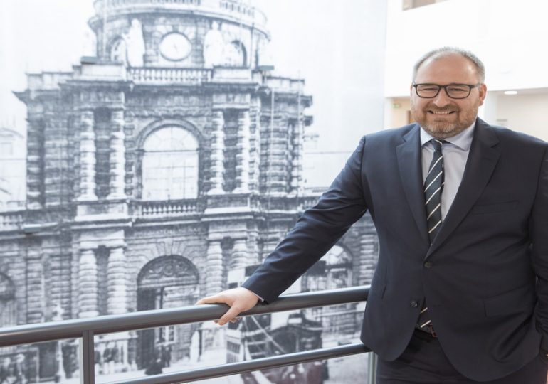 Le fonds d’urgence pour les Français de l’étranger revient au Sénat. Rencontre avec le sénateur Ronan Le Gleut