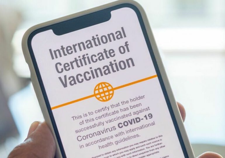 Certificat vaccinal numérique : la Grèce y croit, la France toujours réticente