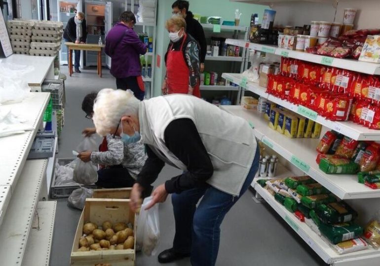 France : des fruits et légumes invendus récupérés pour les épiceries solidaires