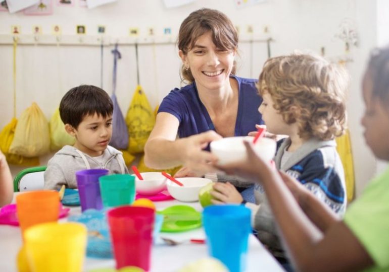 AESH, Accompagner les enfants français handicapés dans le monde