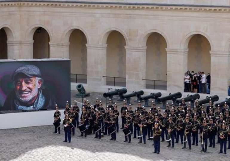 La France rend hommage à Belmondo