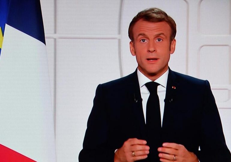Macron : 3ème dose obligatoire pour les plus de 65 ans