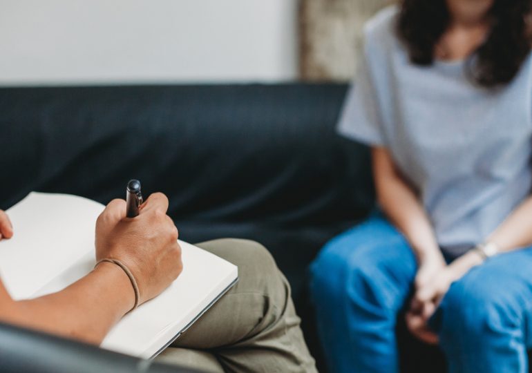 Échange avec la psychologue de LesFrancais.press - Karine Mequelis