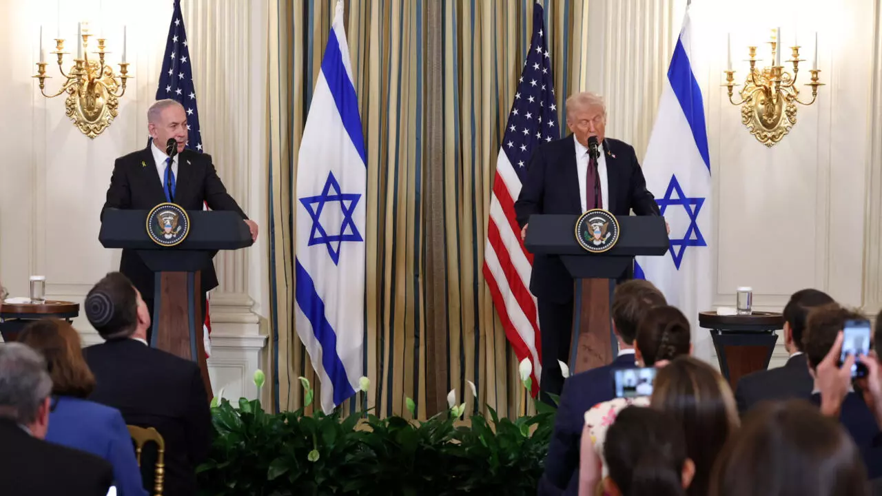 Benjamin Netanyahu et Donald Trump lors de lors conférence de presse à la Maison-Blanche, le 29 septembre 2025. © Jonathan Ernst, Reuters