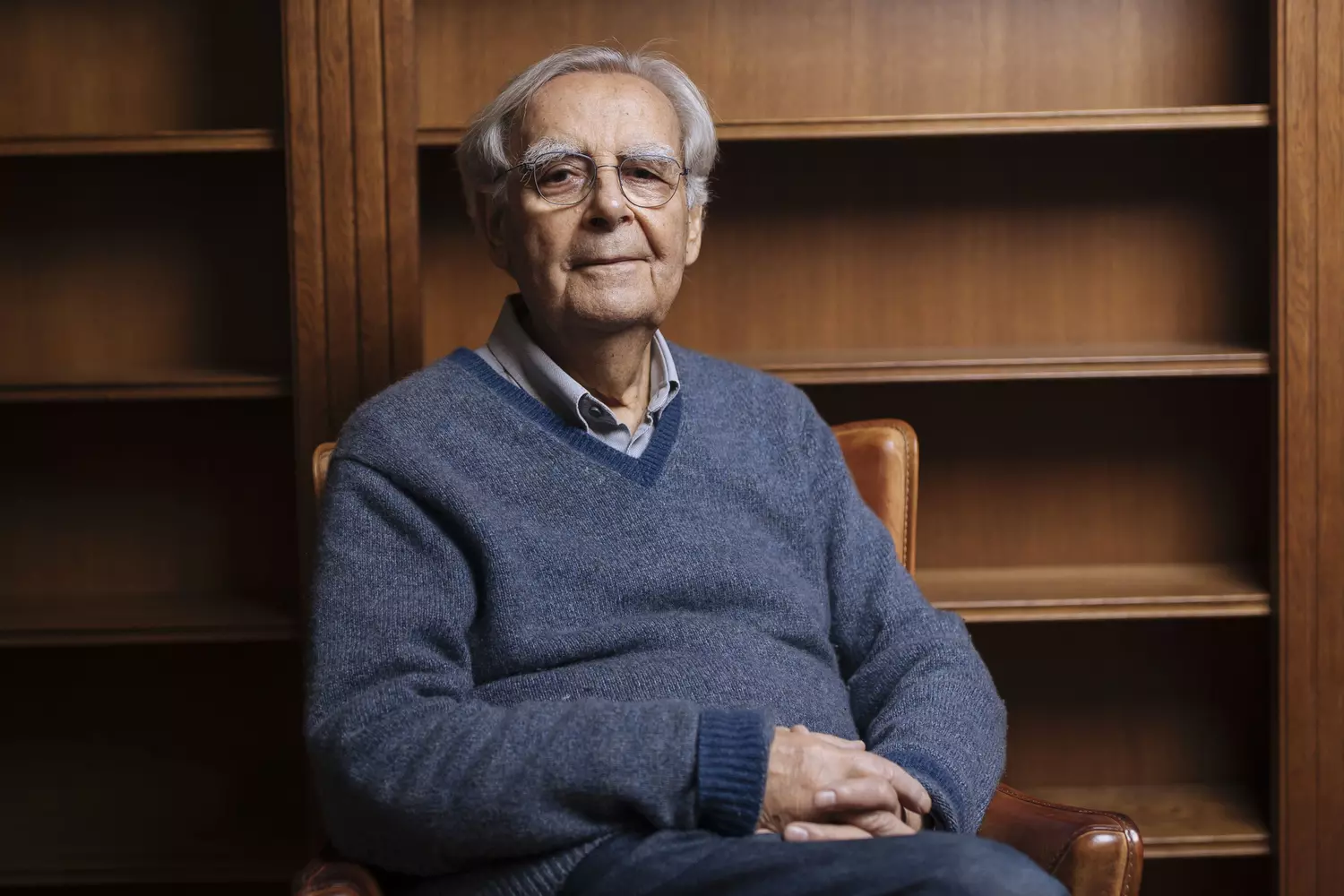 “Le monde ne se révèle plus au zappeur qu&rsquo;en pointillé. Il fabrique chaque soir des puzzles dont il ne pourra jamais ordonner les pièces.” Bernard Pivot dans son livre publié en 1990, « Le métier de lire ».