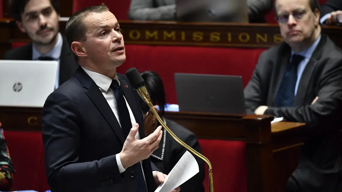 « Vous cherchez à abîmer nos institutions, la parole publique et finalement la République ». Olivier Dussopt visant l’ensemble de La France insoumise après la question de la députée Raquel Garrido qui lui a demandé le retrait de la réforme des retraites ce mardi 11 avril lors de la séance aux questions