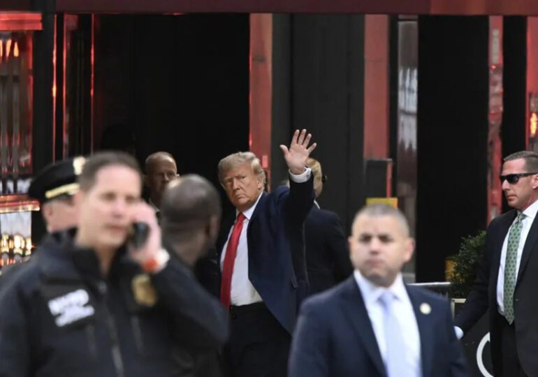 Trump à New York pour une comparution historique