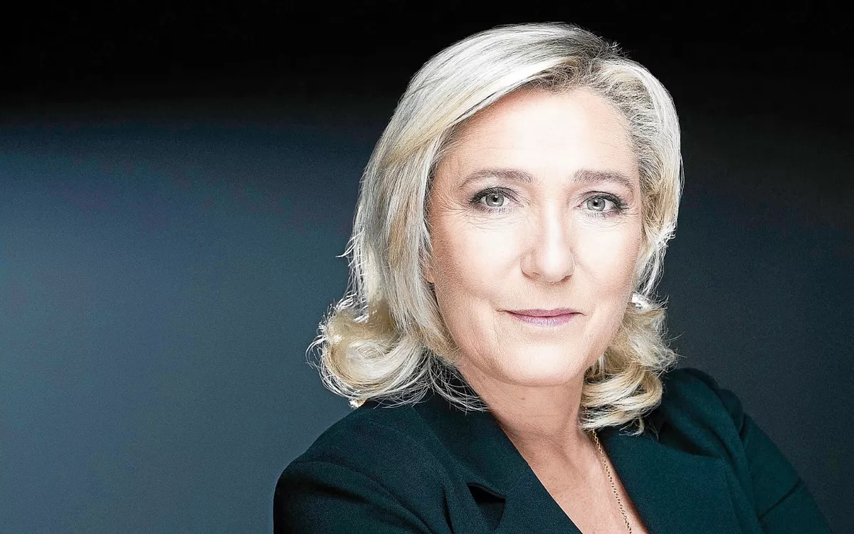 « Chef des armées, pour le Président, c’est un titre honorifique puisque c’est le Premier ministre qui tient les cordons de la bourse. Jordan n’a pas l’intention de lui chercher querelle, mais il a posé des lignes rouges. Sur l’Ukraine, le Président ne pourra pas envoyer de troupes. » Marine Le Pen le 26 juin dans un article du Télégramme.