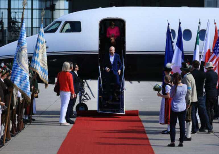 Le président du Conseil européen s’explique sur ses voyages coûteux