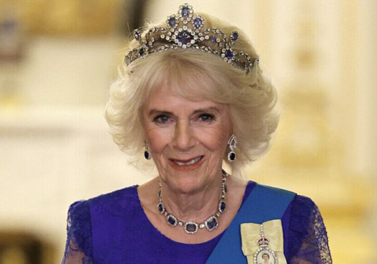 La Reine Camilla, les journalistes et nous ! 