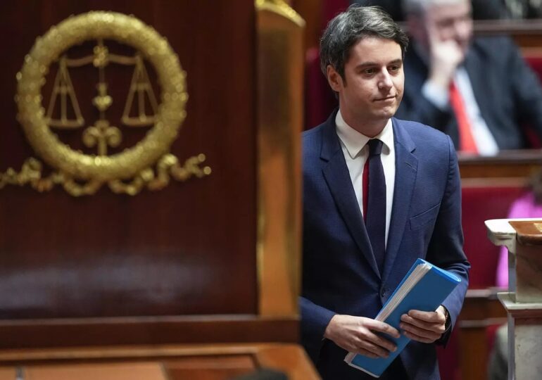 « Nous ne sommes pas condamnés à subir, mais déterminés à agir… Déterminés à prendre notre destin en main », « parce que nous sommes la France et que rien ne résiste au peuple français » - Gabriel Attal concluant son discours de politique générale ce 30 janvier 2024.