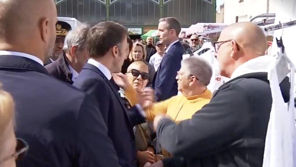 « Ah p**ain, je voudrais que ça aille plus vite aussi, moi! », lâche le président de la République interrogé sur le rythme des réformes en France .