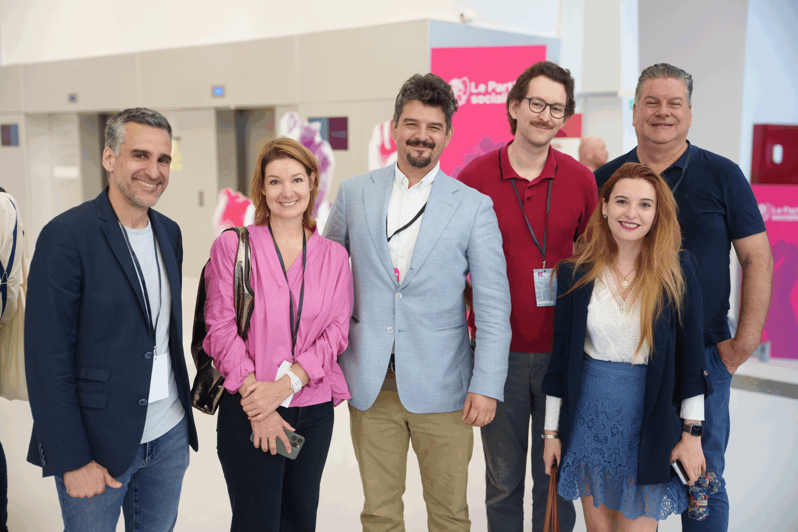 Gabriel Richard-Molard avec l'équipe de la fédération FFE et le sénateur Yan Chantrel le 15 juin au Congrés du PS
