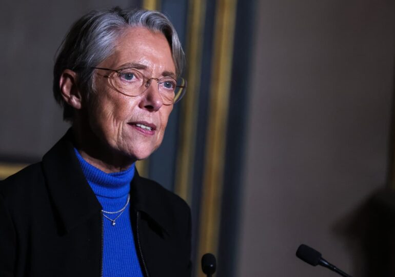 "Le garde des Sceaux va pouvoir continuer à mener son action au sein de l’équipe gouvernementale, au service des Français. Je m’en réjouis" - Elisabeth Borne, Première ministre française