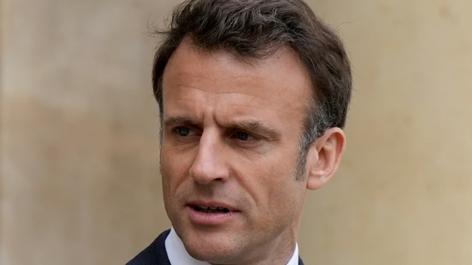 « En lien avec nos partenaires, le président est totalement mobilisé pour s’assurer de la sécurité de la communauté française qui est la priorité immédiate », assure l’Élysée interrogé sur la situation de nos compatriotes au Soudan ce dimanche 23 avril.