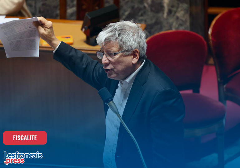 L’imposition au passeport : le grand mensonge de LFI et du RN