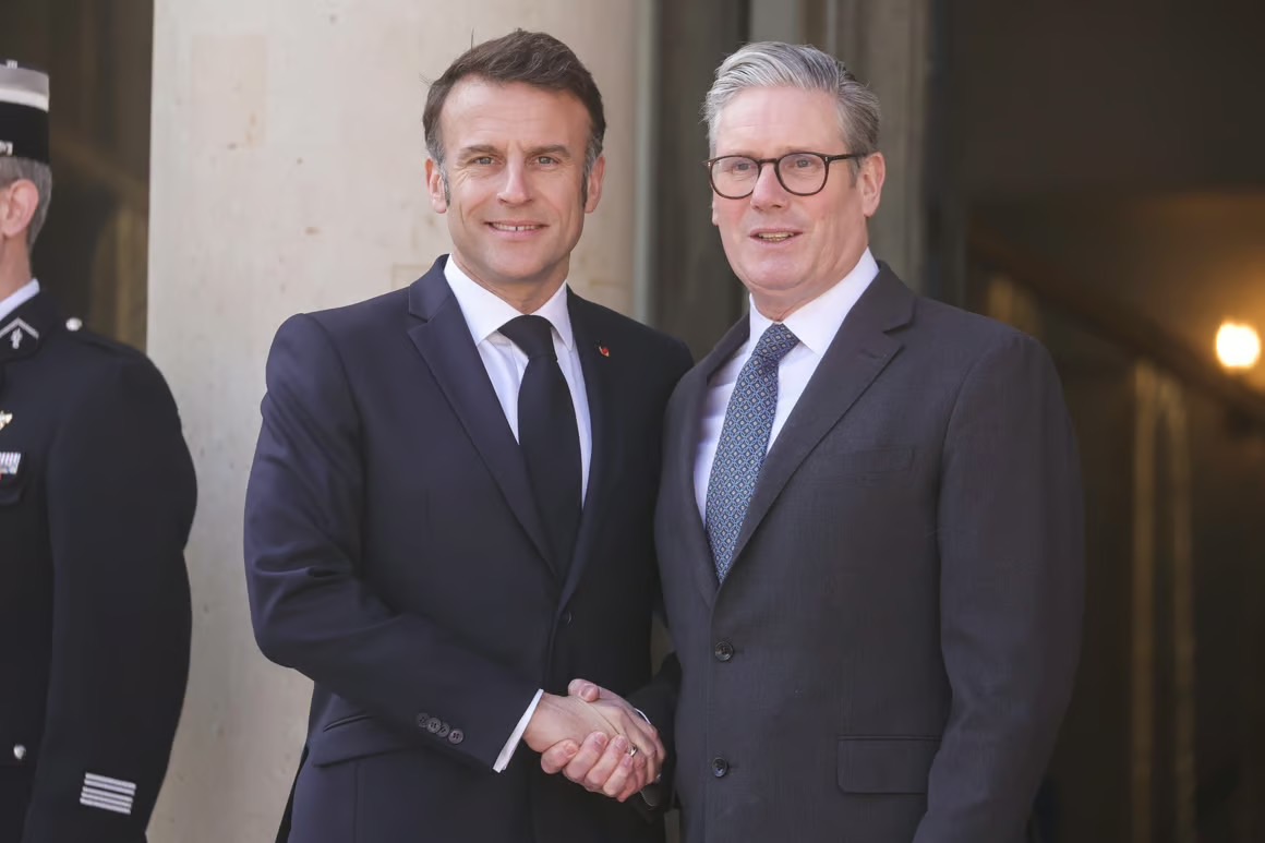 Emmanuel Macron et Keir Starmer, premier ministre du Royaume-Uni