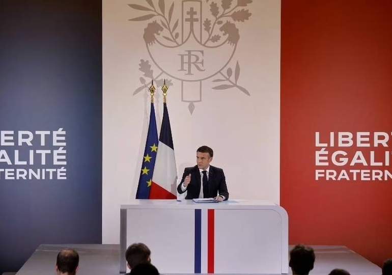 Emmanuel Macron : "Je ne cède pas à l'esprit de la résignation"