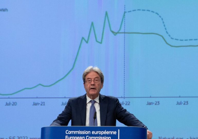 L’agression russe fait plonger l’euro et les prévisions de croissance de l’UE