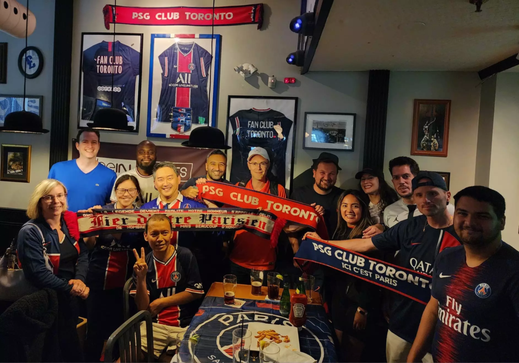 Au QG du Psg Toronto