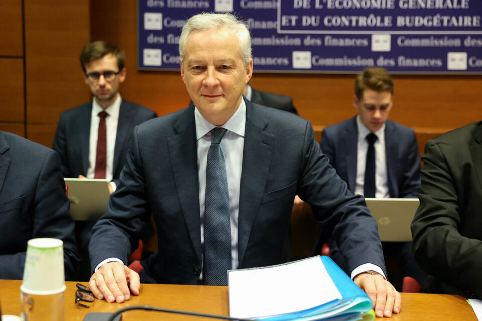 « Je parle devant des parlementaires qui viennent de voter en commission 60 milliards de dépenses supplémentaires dans le budget 2025, après avoir proposé tous groupes confondus plus de 400 milliards de dépenses supplémentaires dans le budget 2024. Et vous dites vouloir rétablir les comptes publics? Hypocrisie », a lancé Bruno Lemaire face aux députés de la commission d&rsquo;enquête sur le dérapage des finances publiques ce jeudi 12 décembre 2024.