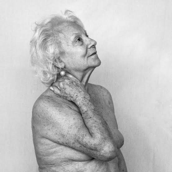Rencontre avec Clélia Odette, photographe Franco-Suisse et de son travail « Belles mômes », le 23 mars 2026 à 19H