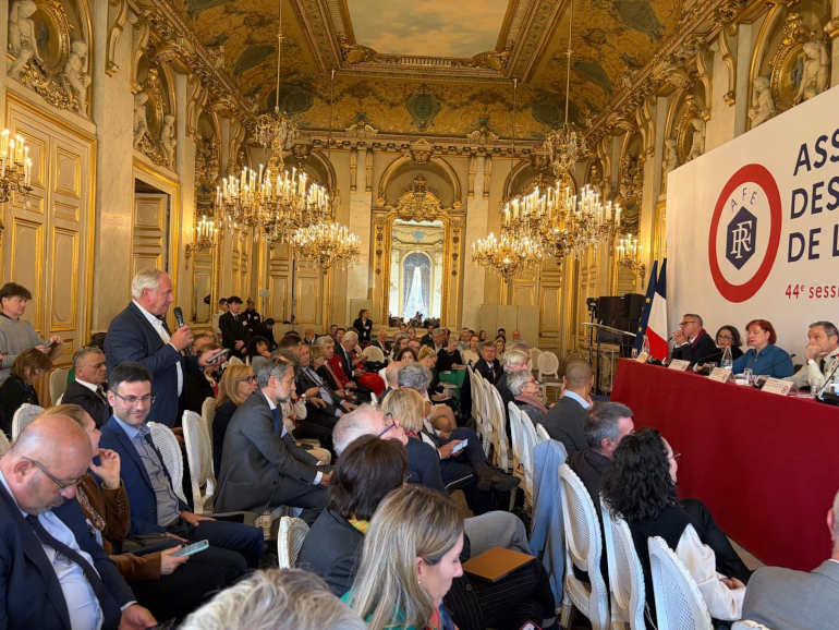 Débat sur la JDC au cours de la 44ème session plénière de l'AFE