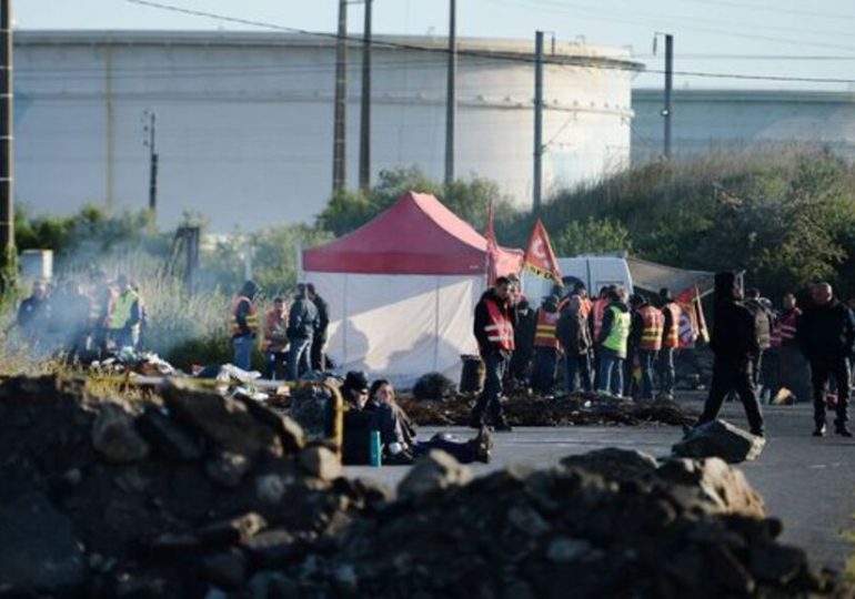 Grève dans les raffineries françaises