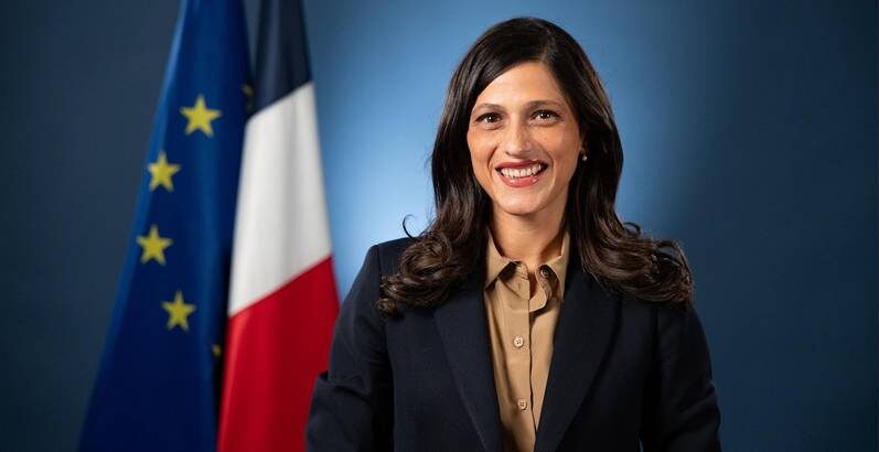 Photo officielle de la ministre Éléonore Caroit