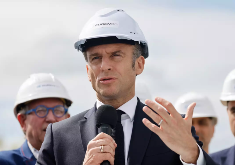 Emmanuel Macron se félicite, dans un entretien publié, hier, dimanche, dans la Tribune, d'un bilan dont les Français "ne perçoivent pas encore tous les changements", notamment sur le régalien, le chef de l'État concède, cependant, avoir commis "de nombreuses erreurs en sept ans".